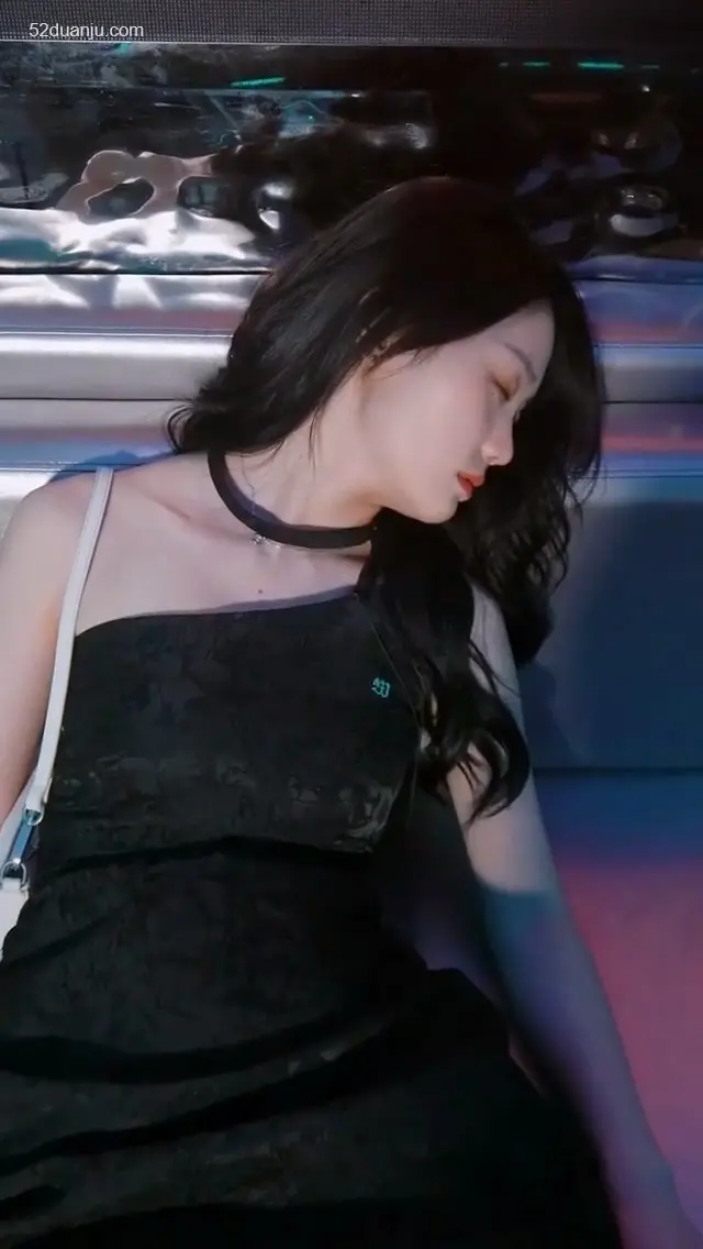 《鉴宝龙婿》：赘婿逆袭，慧眼识真，开启鉴宝传奇人生！